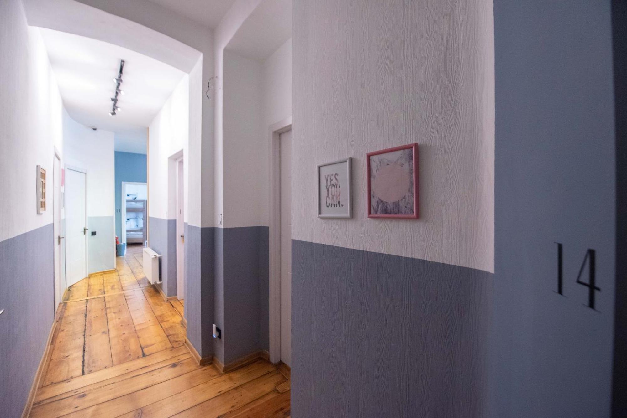 Gallery Hostel Tbilisi Exterior photo